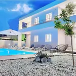بيت للعطل Vis Maris ماكارسكا